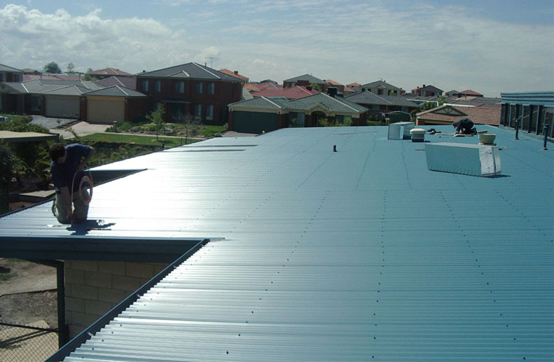 Primary school evaporative cooling project in Narre Warren – Coolbreeze QMD 160 slate grey to plenum outlet.